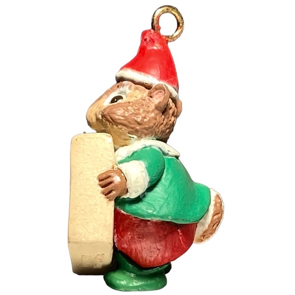 🎄 Hallmark Ornament “Chipmunk Parcel Service” Miniature 1992 Vintage - Picture 4 of 6